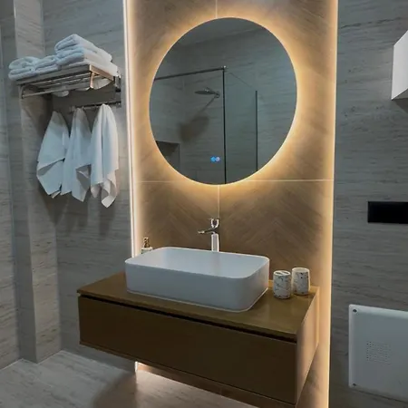 Modern Luxury Apartment-city Center-walk Anywhere Apartamento *