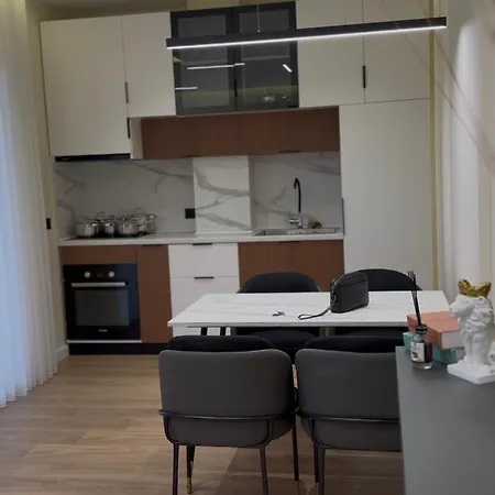 Modern Luxury Apartment-city Center-walk Anywhere Durrës