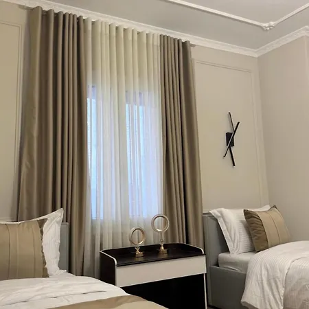 Modern Luxury Apartment-city Center-walk Anywhere דירה